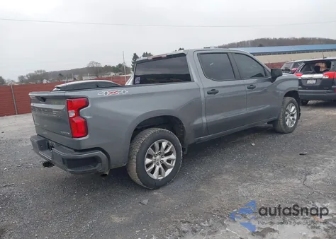 2021 Chevrolet Silverado 1500 4Wd Short Bed Custom z USA, uszkodzony, nr VIN 1GCPYBEK8MZ253551